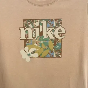 Nike Women's Size XL Brown Floral Graphic Tee Crewneck‎ Athleisure Sporty Casual thumbnail 3