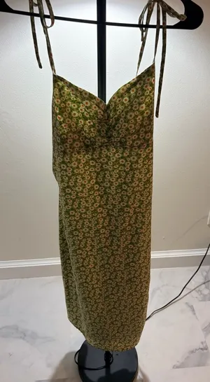 SHEIN Olive Green Floral Tie-Strap Midi Dress thumbnail 1