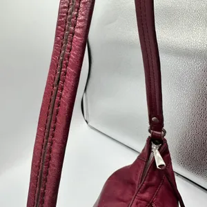 Hobo International Red Leather Shoulder Bag Zip Top Hobo Purse Handbag Berry thumbnail 5