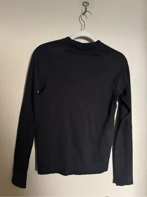 lululemon athletica Rest Less Pullover Shirt Sz 4 Black Rib Full Length thumbnail 8