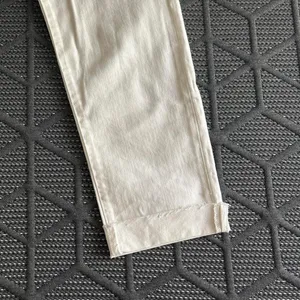 GAP Women’s size 27in Wide Straight Leg Jeans thumbnail 3