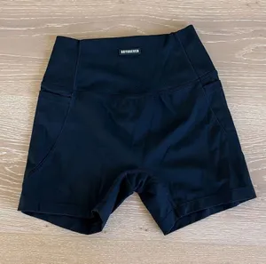 Doyoueven Bike Shorts with Pockets Desire Size S Black thumbnail 1