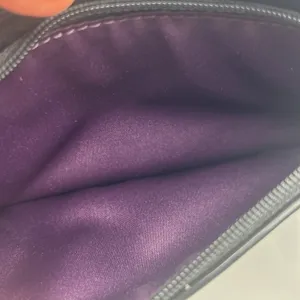 Coach Signature C Black Patent Trim Wristlet‎ Purple Lining Card Slots thumbnail 7