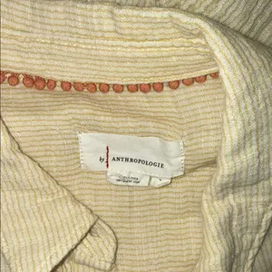 Anthropologie Beige Textured Button-Down Shirt size L thumbnail 5