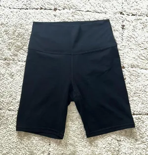 Athleta Transcend Biker 7" Shorts thumbnail 1
