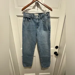NWOT Abercrombie & Fitch Mid Rise Straight Vintage Wash Denim Jeans 8 thumbnail 3