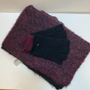 BP Nordstrom NEW Brushed Fringe Scarf & Fingerless Gloves Set Burgundy/Black thumbnail 2
