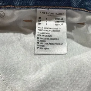 American Eagle Highest Rise Mom Jeans Women’s 4 thumbnail 4
