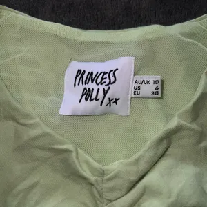 Princess Polly Sky High Top in Green Size 6 thumbnail 7