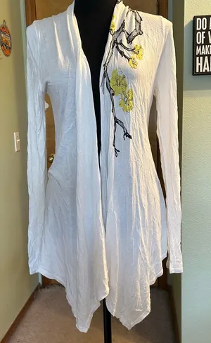 Romeo and Juliet couture white flowering branch design open front cardigan M thumbnail 1