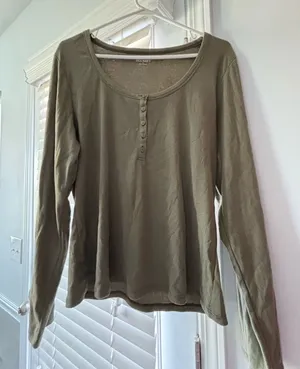 Old Navy Olive Long Sleeve thumbnail 1