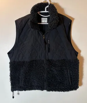 Abercrombie & Fitch Black Quilted Sherpa Mixed Media Puffer Vest‎ Size XL thumbnail 1