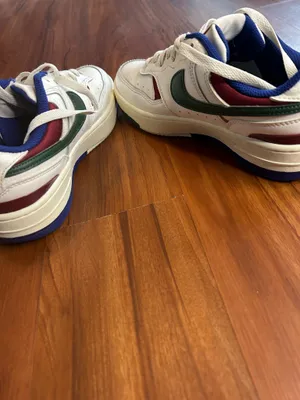 Nike Gamma Force Women’s Sneakers White with green and red Low 7.5 thumbnail 3