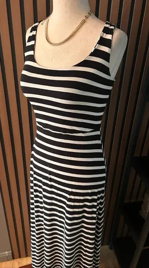 Old Navy Womens Sleeveless Black White Striped Tank Maxi Dress Casual to the an thumbnail 1