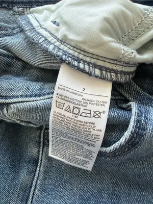 Old Navy Mid-Rise Wow Boot Cut Jeans Size 2 thumbnail 6
