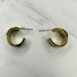 Chico's Hammered Metal Gold Tone Hoop Earrings ✨ thumbnail 4