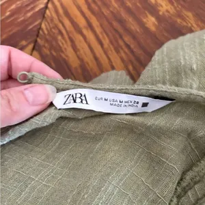 Zara Green Crinkle Gauze Puff Sleeve Ruffle Mini Dress Size M thumbnail 2