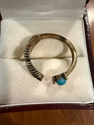 Vintage Adjustable Gold Tone Leaf and Turquoise Cabochon Ring thumbnail 4