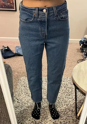Levi’s Wedgie Straight Ankle Cropped Jeans thumbnail 1