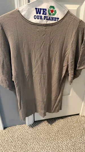 Apt. 9 Taupe Short-Sleeve Knit Top with Textured Sleeves Medium thumbnail 4