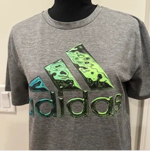Adidas Teen unisex T-shirt size 14-16 thumbnail 4