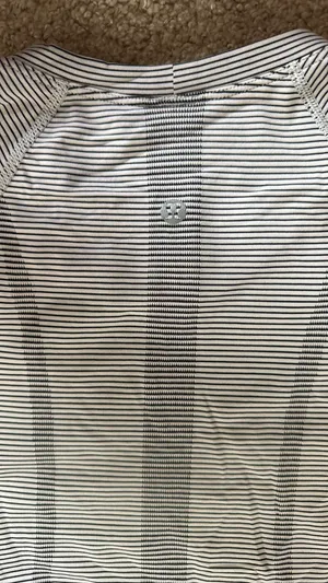 Lululemon Swiftly Tech Short Sleeve thumbnail 5