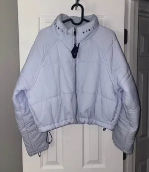 Cropped Nike Puffer Jacket thumbnail 1