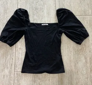 Reformation Puff Sleeve Top Black Square Neck Ribbed Size XS Excellent Condition thumbnail 1