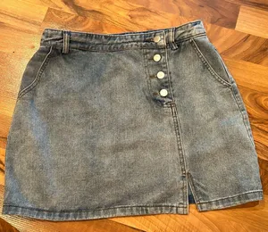 Women’s size medium‎ Gilli brand denim skirt thumbnail 1