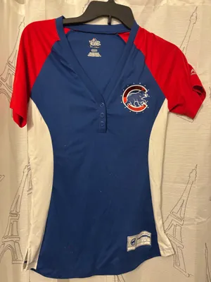 Genuine Merchandise Cubs top thumbnail 2