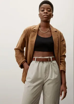 EVERLANE straight pleated hi-rise chino. Size 10. Sandstone EUC thumbnail 3