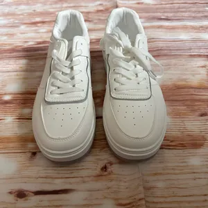 PRETTYLITTLETHING White Contrast Sole Chunky Platform Sneakers NWOT thumbnail 3