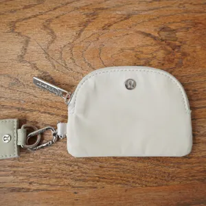 Lululemon Pouch Wristlet Keychain Women Cream Logo Strap Sporty Athleisure thumbnail 3
