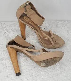 BCBGMAXAZRIA Jasmin suede ankle strap wood heel strappy heels sz 8 thumbnail 1