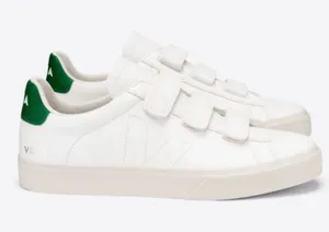 Veja Recife Sneaker In Extra White & Emeraude thumbnail 1