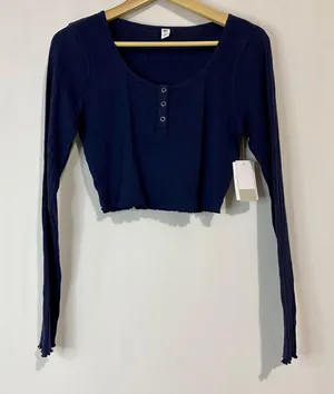 . Women’s Scoop Neck Waffle Knit Cropped Henley Long Sleeve Navy Size Med NWT thumbnail 1