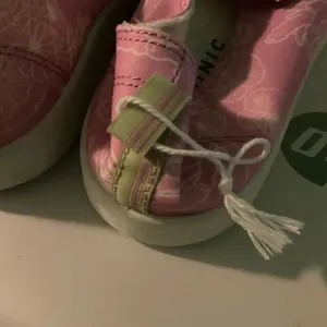 NWOT Vionic Womens 8.5 Malibu Slip on Sneaker Pink thumbnail 8