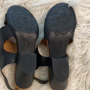 BOC Leather Women's Sandals size 10 see all photos for condition color black thumbnail 8