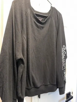 Victorias Secret Crewneck thumbnail 1