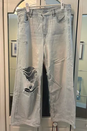 American Eagle Baggy Ripped Jeans thumbnail 1