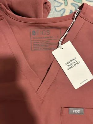 Pink FIGS Scrubs Set thumbnail 3