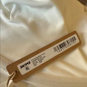 SKIMS FITS EVERYBODY LACE UNDERWIRE BRA marble 46DD NWT #B5 thumbnail 3