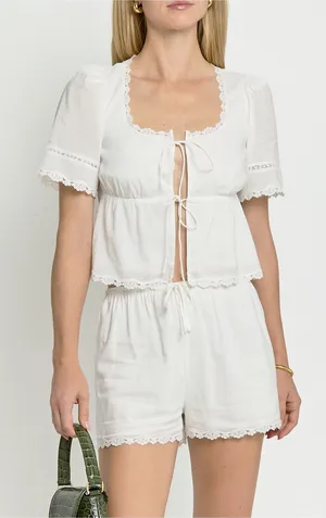 NWT kourt Emma Top size Medium M White tie front lace blouse Few Moda thumbnail 1