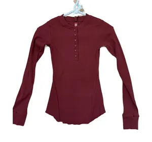 SKIMS Size XXS Cotton Rib Long Sleeve Henley Sangria Ribbed Shirt NWT thumbnail 1