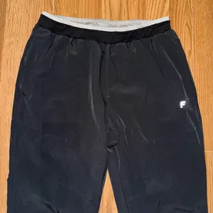 Fabletics Fundamental pants thumbnail 3