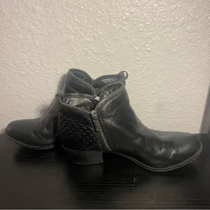 Lucky Brand Bartolino Black‎ Leather Zippered Booties Women’s 6.5M Moto Boots thumbnail 6