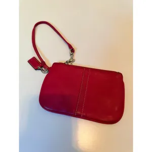 Vintage Coach‎ Wristlet Women Small Magenta Pink Leather Zip Pouch Wallet Bag thumbnail 2