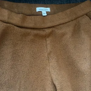 Silence + Noise / Urban Outfitters camel brown textured Insulated joggers. thumbnail 4