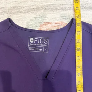 Figs Womens Casma V Neck Scrub Top Medium Purple Jam Workwear Nursing thumbnail 6