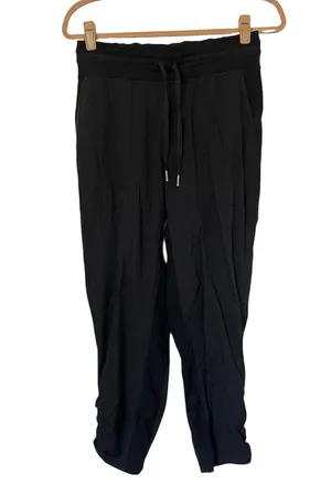 Lululemon Dance Studio Crop Womens 6 Black thumbnail 2